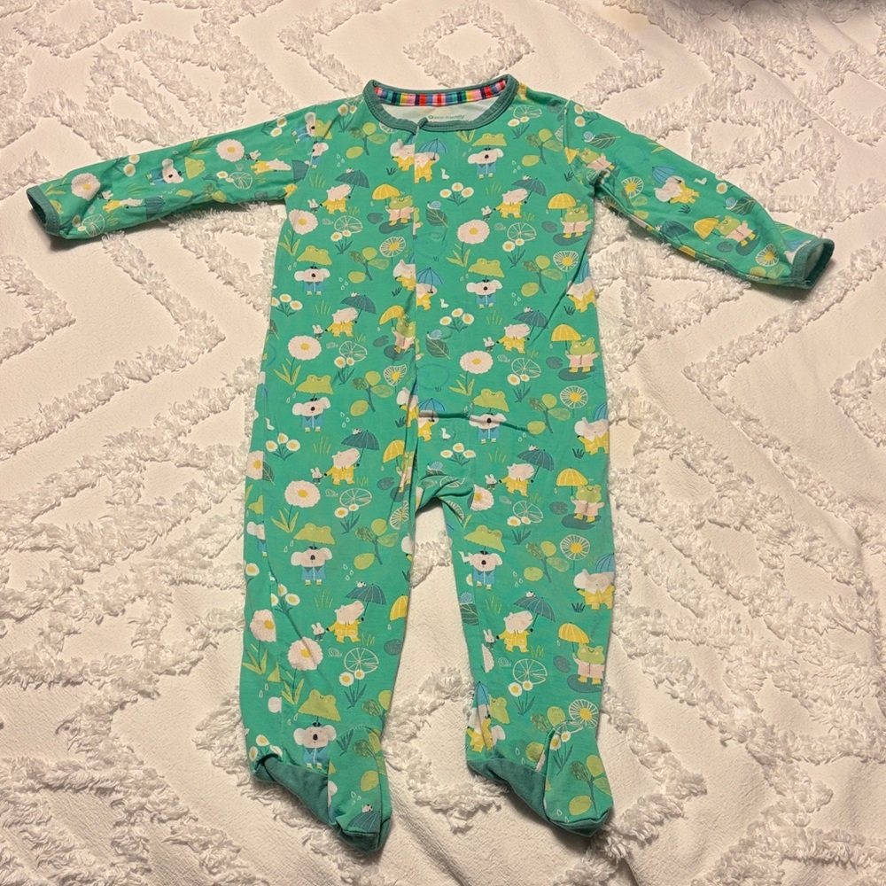 Magnetic Me Green Footie, 6-9 month.